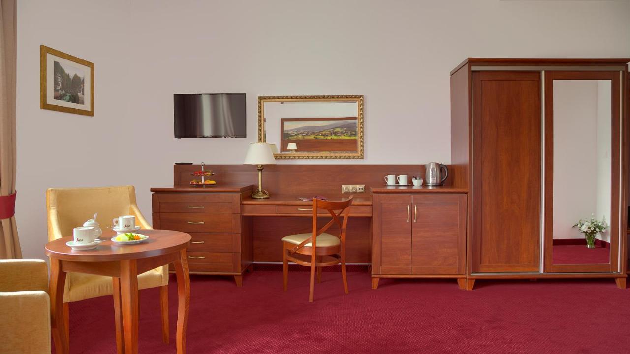 Hotel Buczynski****Medical&Spa Świeradów-Zdrój Екстериор снимка